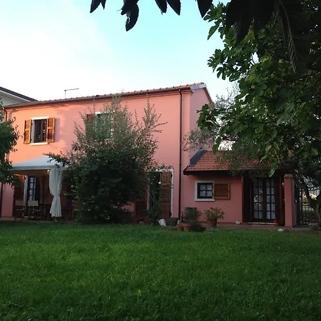 Casa Rosalia بيت للعطل *