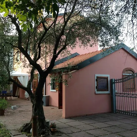 Casa Rosalia Ortonovo